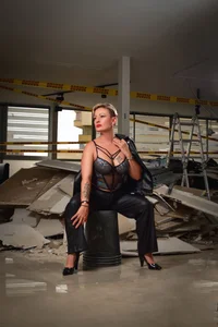 marianaaguii: While on rubble 🔥 ( 5 фото)