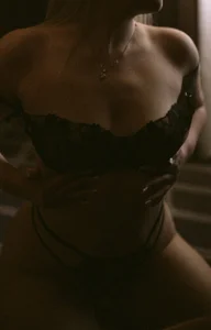 OliviaShepard Photoshoot Pic 5
