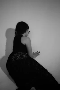 TheEmma Black and white Pic 2