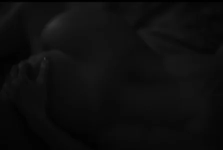Kam_on_Cam's B/W Sex Photo 1