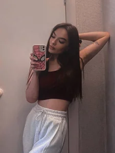 Emily_Tylerr Public Pic 2