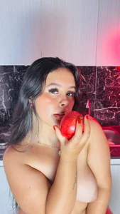 valerymeyerr Do you want to try the enchanted apple? slika
