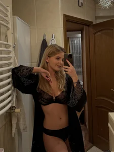 Emeli_Blur For all Pic