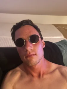 YoungTopGuy Public Foto 3