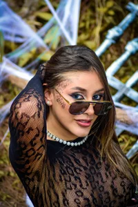 LAURA_VANESA: HALLOWEEN 2025🎃👸 ( 4 фото)