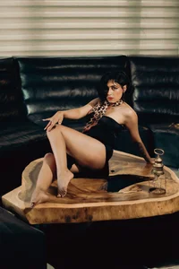 EviePhoenix I invite you to take a walk through my body Pic 2