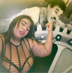 anai_valentinex Bite me Pic 3