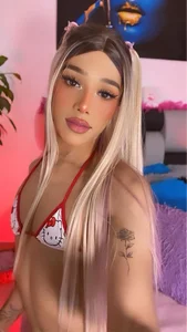 sabrinamossii 🌵 টি ছবি