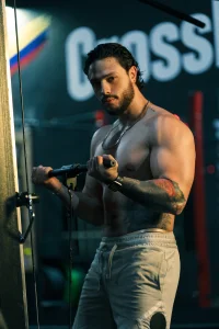 Damian_Risk Gym time Pic 4