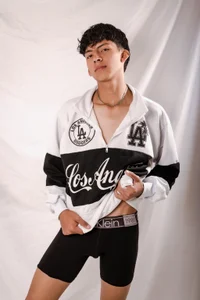 Valentino_Lux Public Pic 2