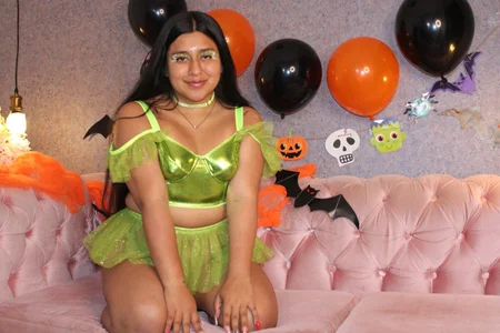 grace77__ halloween Pic 2