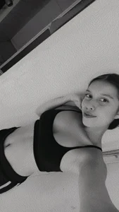 Alana-Skinny A kiss for my man টি ছবি