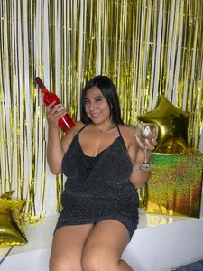 Happy New Year 💗🥂 de KendalMilleer  3 Imagens