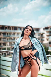 KeraSmith how im look brunette? 사진 3