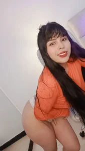 JulietaFerrer_ Guess who’s online 👀 รูป  3