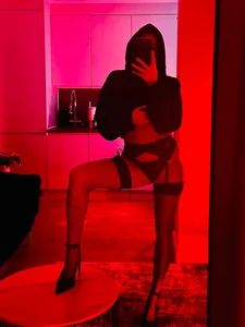 Brunette_Baddie69's XXX Nude Photo 5