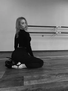 AlphaHokes: Public ( 4 фото)