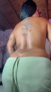 kiana_cream In green 💚 Pic 2