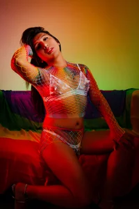 Ariana-Fernandez "This princess doesn’t need saving, just respect and freedom. 👑🌈" Foto 6