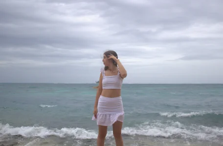 Annie_Peach My favorite place 🏖️🌊 Pic 2