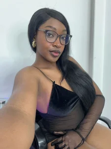 YallianaBrooks taste to me love Pic 3