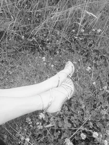 LeanaMaturee Come join me, darling… just you and me, all natural… would you like that? 😏✨ Pic 2