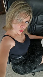 Anne_Blueeyes Put the ring on my finger 💍 Foto 4