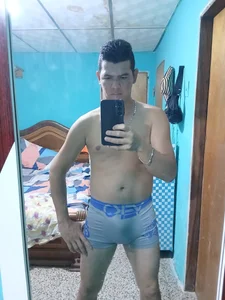 cristian07_: Gracias a mis donadores y los que me apoyan. ♥️ ( 2 фото)