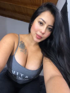 emma_dluna Public টি ছবি