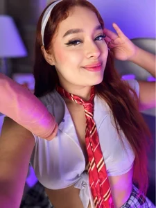 Emily_Harpeer 𝐷𝑜 𝑦𝑜𝑢 𝑡ℎ𝑖𝑛𝑘 𝐼 𝑐𝑎𝑛 𝑔𝑒𝑡 𝑔𝑜𝑜𝑑 𝑔𝑟𝑎𝑑𝑒𝑠? Pic 3