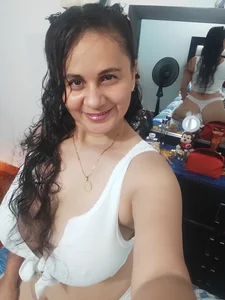 Sharon-Hot77s MI SELFIE sexfoto 6