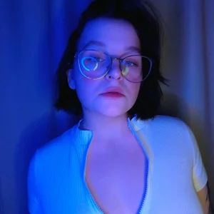 ChelseaEmbertona be closer Pic 3