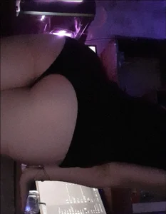 KristiBloom Public Pic 9