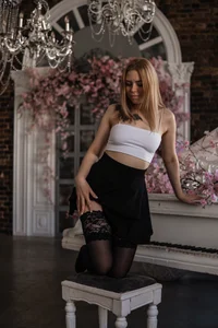 Emma_Bryan Let's create a sexy musical Pic 3