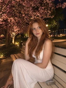 IlianaGoller Public Pic 4