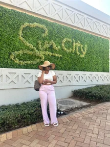 UzuriZahra01 Public Pic 2