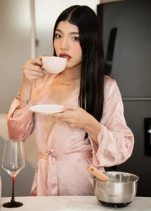 May_Fox_DOING DELICIOUS THINGS IN THE KITCHEN😋 Bild 5