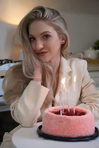 Emilly_Hart Happy birthday 🎉 Hình 4