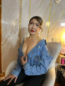 Caroline_lady_ shining without asking for permission✨ Foto 3