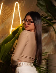 Violett_11 something different 🤍 Εικόνα 4