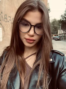 KaciCarlisle Ease of being yourself😊😉 Pic 2