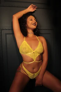 Lala-111 Public Pic 3