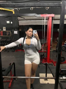 Laura_Maverick GYM DAY 🏋️‍♂️ Pic 2