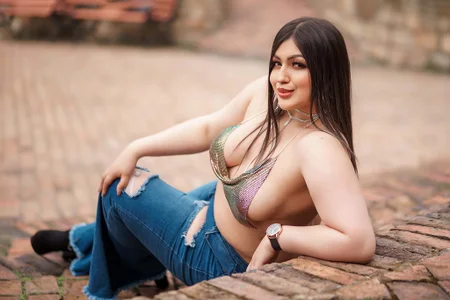 MartinaMadisson Public Pic 4