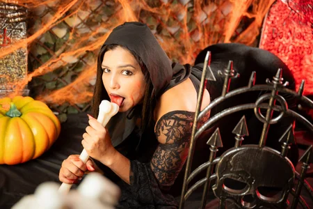 Sara-Vegaa TRICK OR TREAT🎃🤡 Pic 8