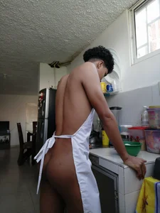 joused_dominic The kitchen isn't the only thing that's hot รูป  2