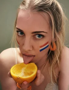 StacyNextdoorPublic Bild 3