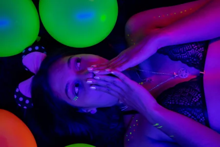 Babe_ali kullanıcısının Neon albümü -  2 fotoğraf