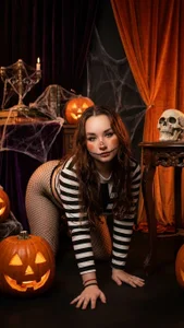 🎃🍭 Trick or Treat, Baby? 🎃😉💋👻 od Vic_Taylor  2 snímek