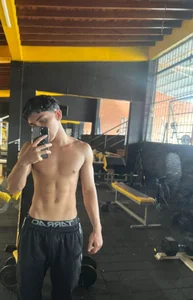 _TaylorBlack: Gym time ( 4 фото)